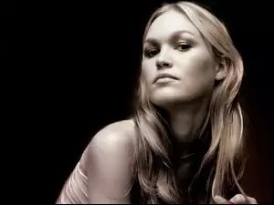 blondynka, Julia Stiles, buzia