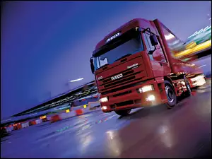 Czerwone Iveco