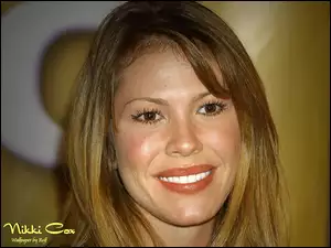 Twarz, Nikki Cox