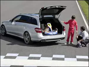Bagażnik, Mercedes Benz E63, Pojemny
