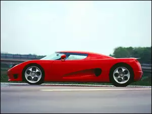 Koenigsegg, Lewy Profil