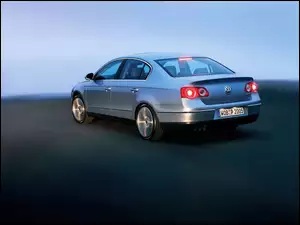 Passat B6, Tył