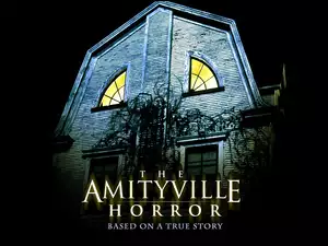 The Amityville Horror, napis, dom, noc