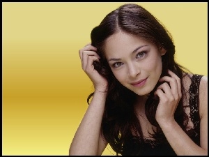 Kristin Kreuk, Buzia