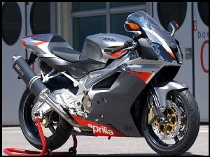 Tłumik, Aprilia RSV 1000 R FACTORY, Stojak, Motocykl, Box
