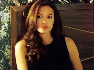 Angelina Jolie, czarny top