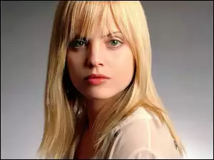 Mena Suvari