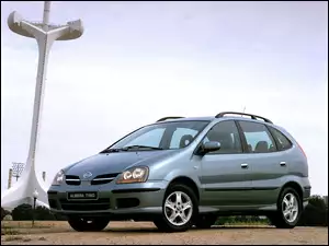 Nissan Almera Tino