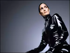 Skórzany Strój, Carrie Anne Moss, Czarny