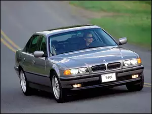 E38, 740i