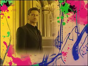 Gerard Butler, czarny strój
