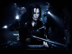 Underworld, Kate Beckinsale, tunel, broń