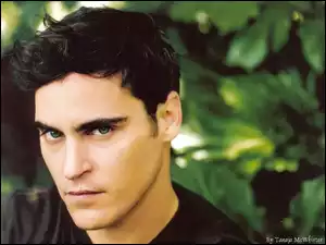 Joaquin Phoenix, czarne włosy
