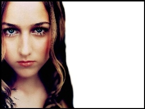 Leelee Sobieski, Twarz