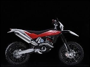 Kostka, Husqvarna TE 449, Opony
