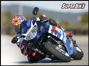 kask, siedzenie , kierownica, koła, Motory Suzuki, opony, lusterka, światła