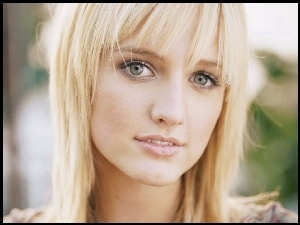 Ashlee Simpson, Twarzyczka