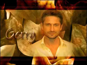 Gerard Butler, biała koszula