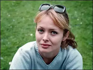 Okulary, Izabella Scorupco, Sweter, Niebieski, Czarne