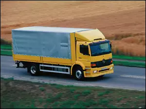 Dostawczy Mercedes