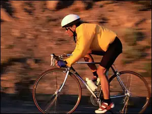 Rower, bidon, kolarzówka, kask