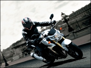 Lampa, Suzuki GSR750, Naked