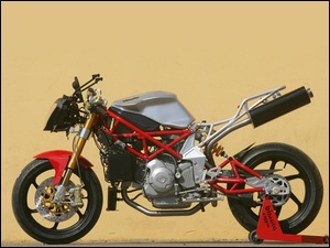 Silnik, Bimota DB5, Rama