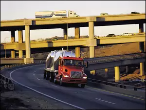 Ciężarówka Volvo, Autostrada