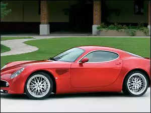 Alfa Romeo 8C