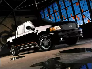 Czarny, Ford F