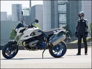 Akrapovic, BMW HP2 Megamoto, Wydech