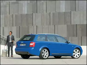 Niebieski, S4