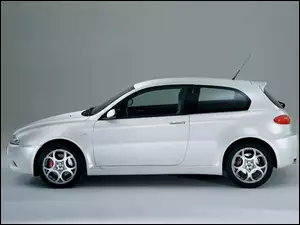 Alfa Romeo 147, Lewy Profil