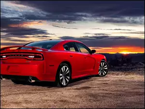 Czerwony, Dodge Charger SRT 8