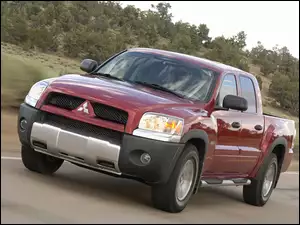 Mitsubishi Raider