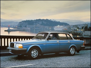 Niebieskie, Volvo 240 GLE