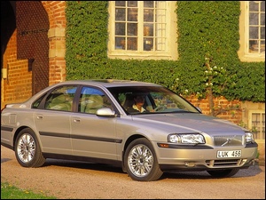 Limuzyna, Volvo S-80