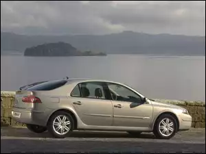 Strona, Renault Laguna, Prawa