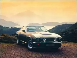 Aston Martin V8 Vantage