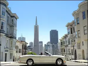 Bentley Azure, Miasto