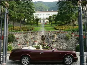 Fontanna, Bordowy, Bentley Azure
