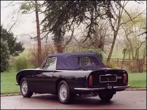 Aston Martin DB6, Zderzaki, Volante, Chromowane