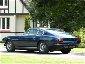Aston Martin DBS, Tył
