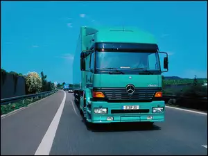 Ciągnik Mercedes, Ciągnik i Przyczepa