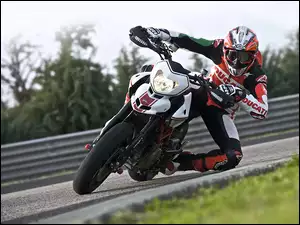 Ducati Hypermotard 1100 Evo