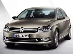 Volskwagen Passat B7, Sedan