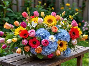 Tulipany, Kwiaty, Hortensje, Stół, Słoneczniki, Bukiet