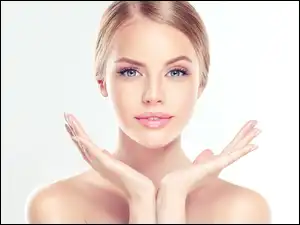 Blondynka o niebieskich oczach