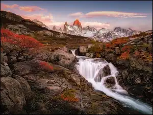Skały, Patagonia, Roślinność, Kaskada, Jesień, Góra, Fitz Roy, Argentyna, Rzeka