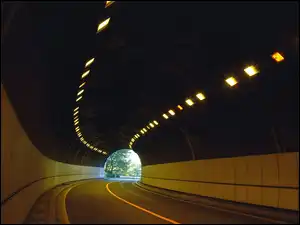 Tunel, Oświetlony